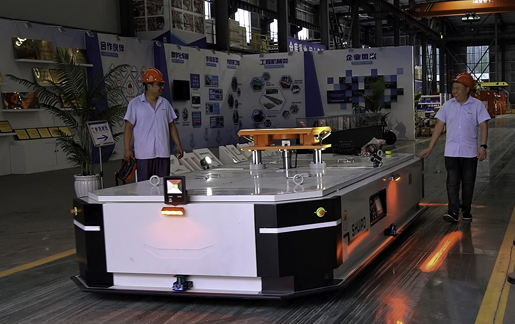 30T 牽引 AGV 在物流行業(yè)優(yōu)勢顯著,具備強大負載、精準導航、自動化作業(yè)、適應復雜環(huán)境、節(jié)省人力、便于集成以及安全性能突出等優(yōu)勢,助力物流高效運作。
